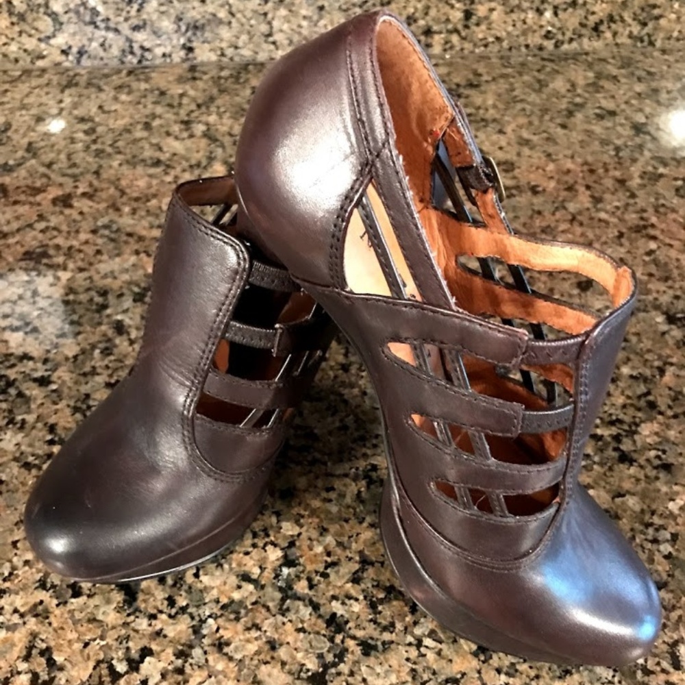 No. 704b Deep Burgundy Leather 4" platform; Size 6